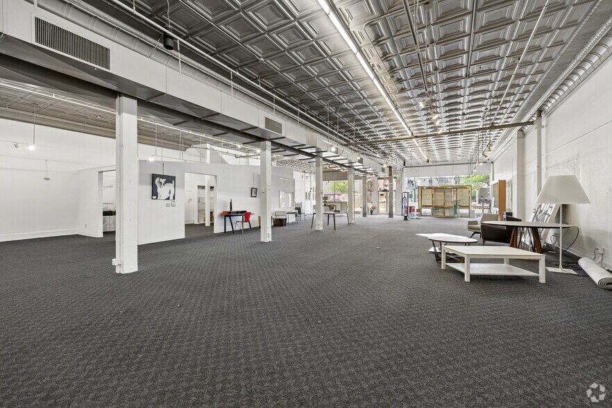 More Photos Of 22 N 5th St, Minneapolis General Retail For Sale