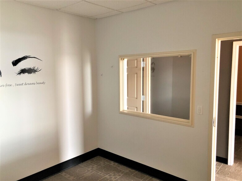 More Photos Of 2213-2217 Fayetteville Rd, Van Buren Storefront For Lease