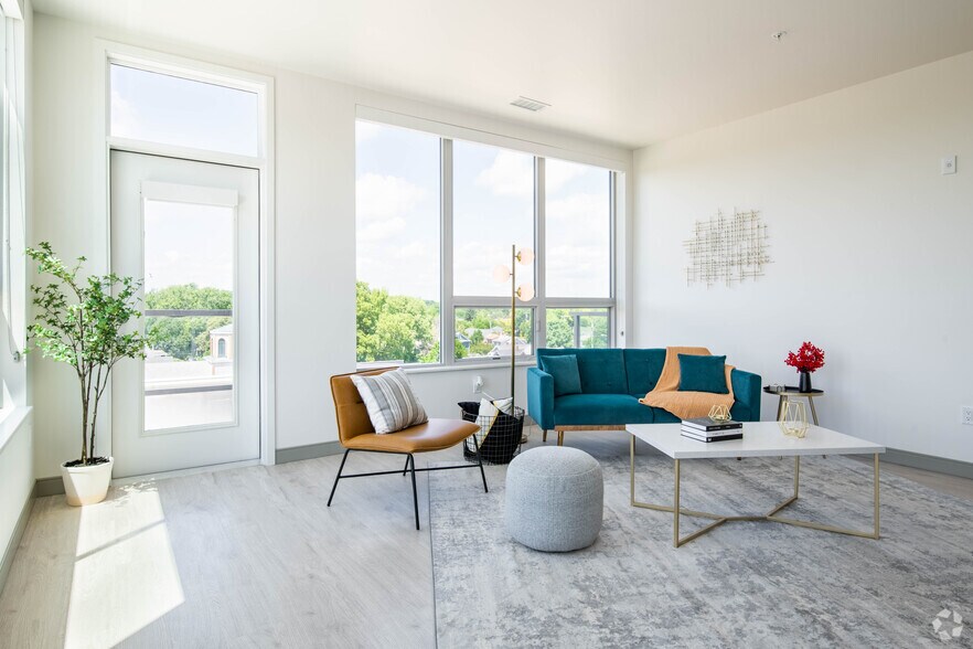 More Photos Of 2521 East Washington Ave, Madison Apartments For Lease