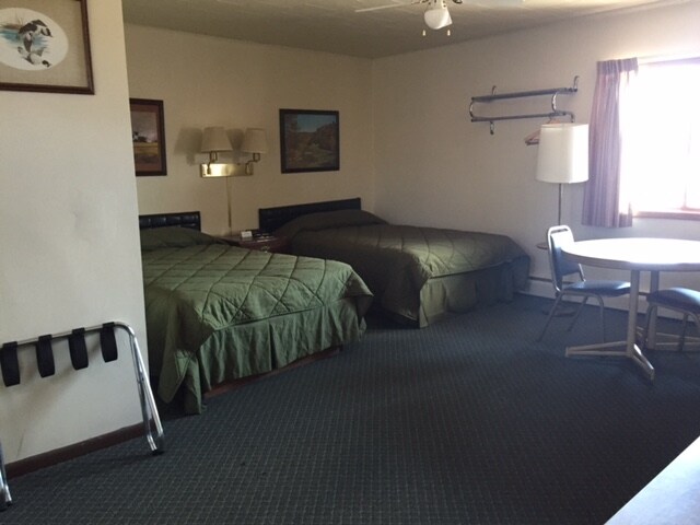 More Photos Of 100 Silver St, Hurley Hotel For Sale