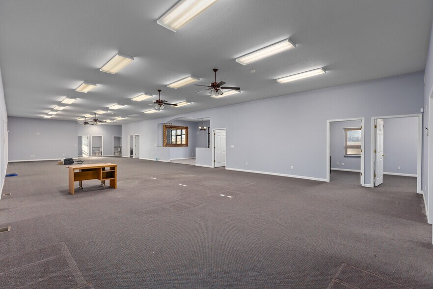 More Photos Of 20586 Old Route 66 Hwy, Staunton Office For Sale