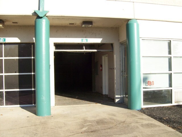 More Photos Of 3744 Annex Ave, Nashville Self Storage For Lease