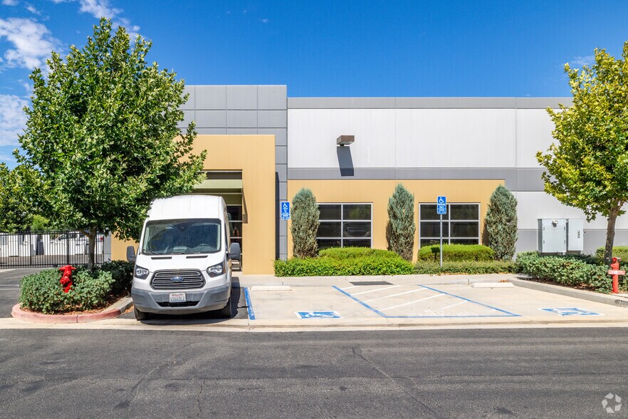 More Photos Of 30842 Wealth St, Murrieta Service For Lease