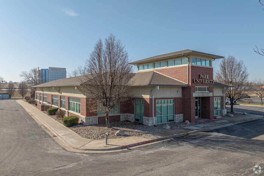 More Photos Of 20101 E Jackson Dr, Independence Office For Sale