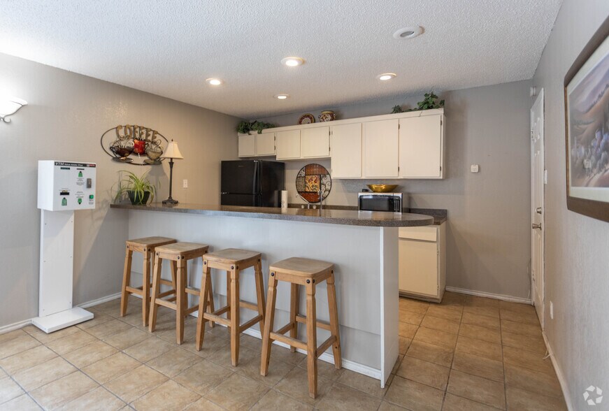 More Photos Of 5202 Bangor Ave, Lubbock Apartments For Sale