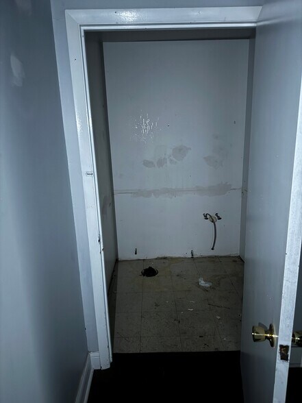 More Photos Of 3315 W 115th St, Merrionette Park General Retail For Lease