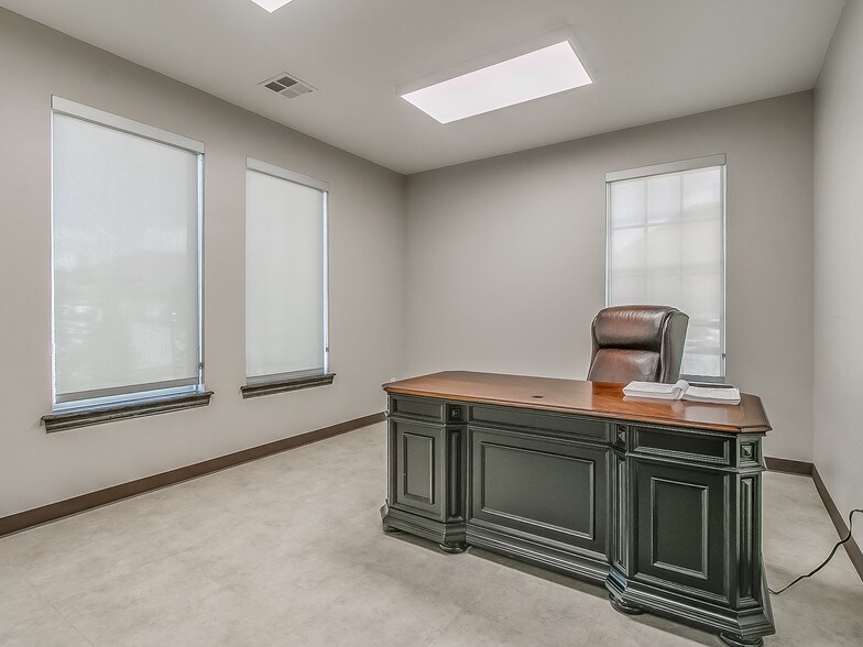 More Photos Of 608 Liberty Ln, Edmond Healthcare For Lease