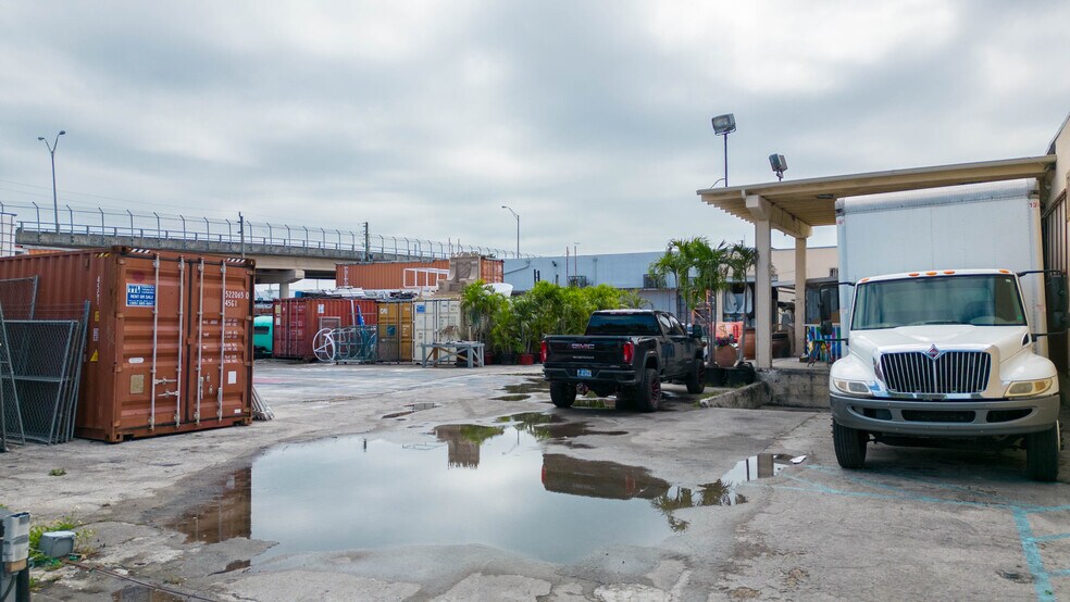 More Photos Of 1240 NW 74th St, Miami Warehouse For Sale
