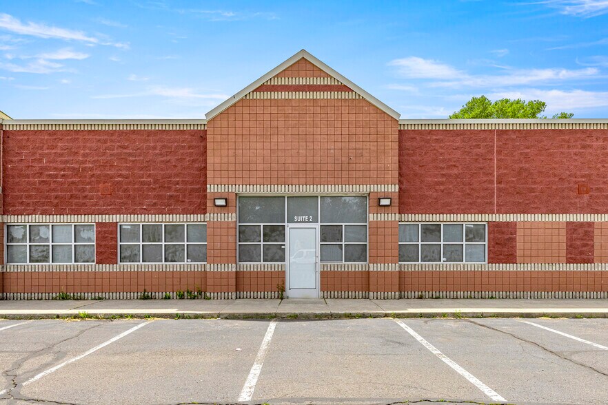 More Photos Of 2300 S Schaefer Hwy, Detroit Storefront For Sale