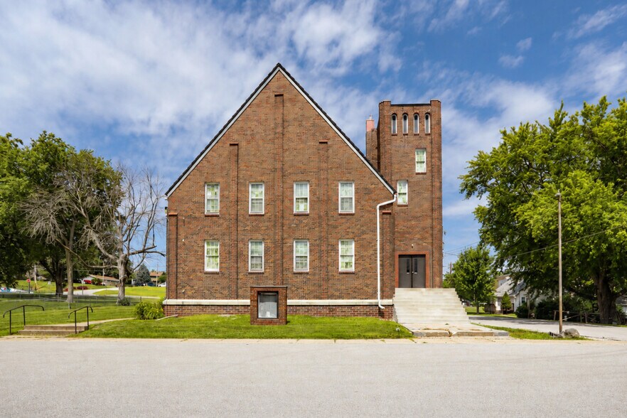 More Photos Of 302 S 2nd St, Polk City Lodge Meeting Hall For Sale