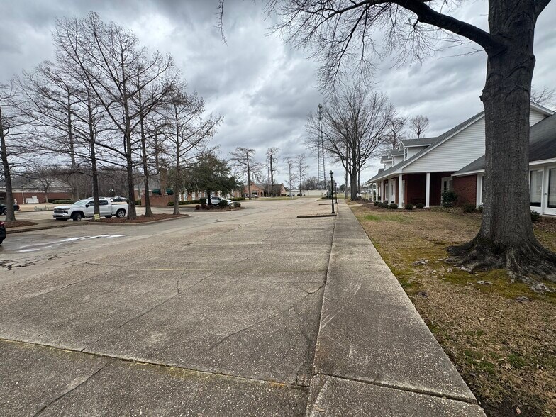 More Photos Of 2816 Armand St, Monroe Medical For Lease