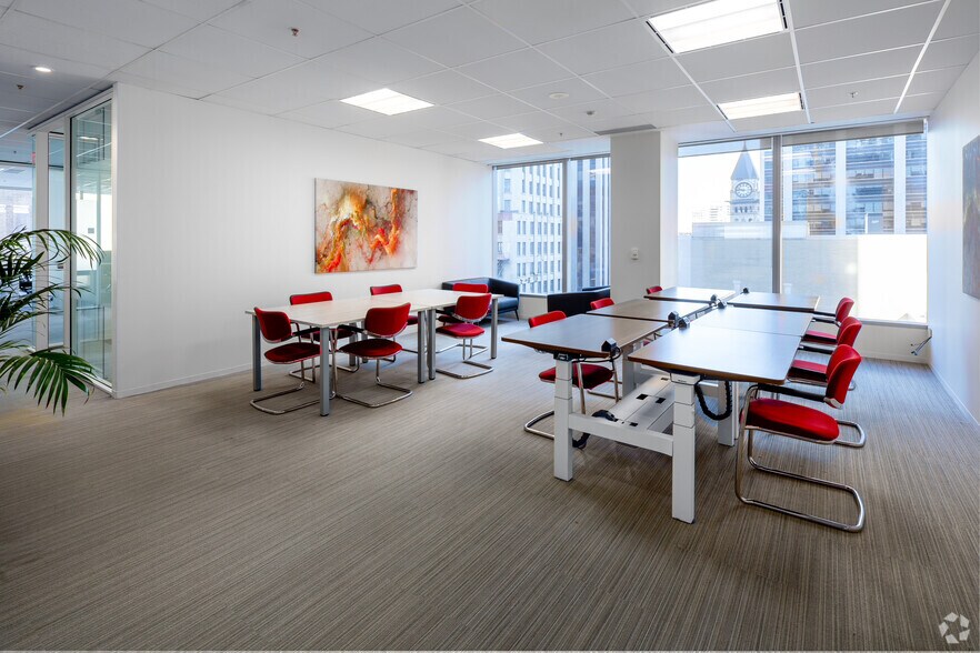 More Photos Of 333 Bay St, Toronto Office For Sale