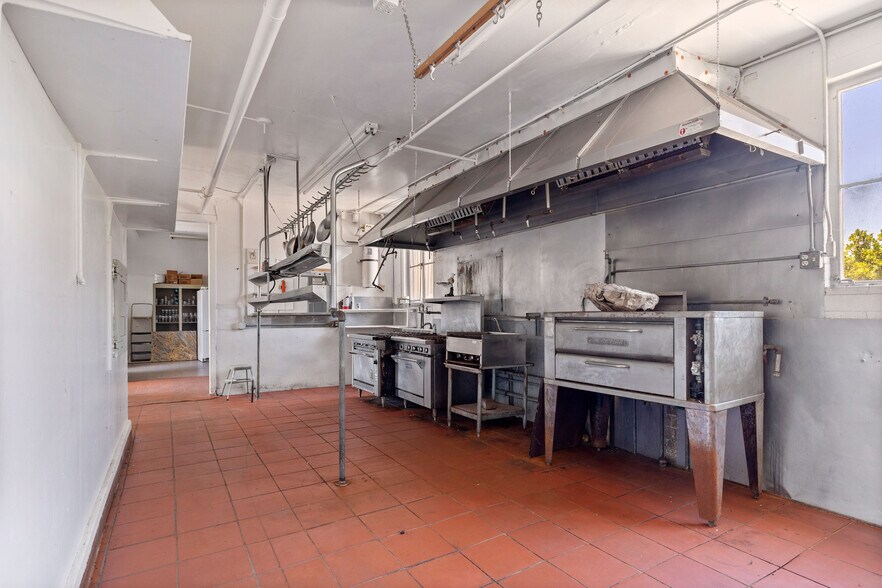 More Photos Of 8041 Soquel Dr, Aptos Hospitality For Sale