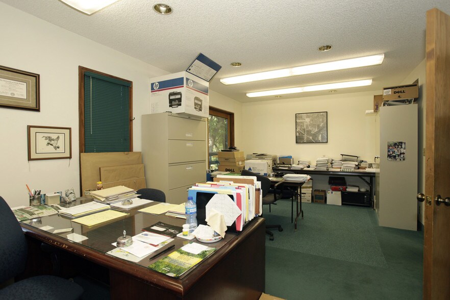 More Photos Of 3701 Shoreline Dr, Orono Coworking Space