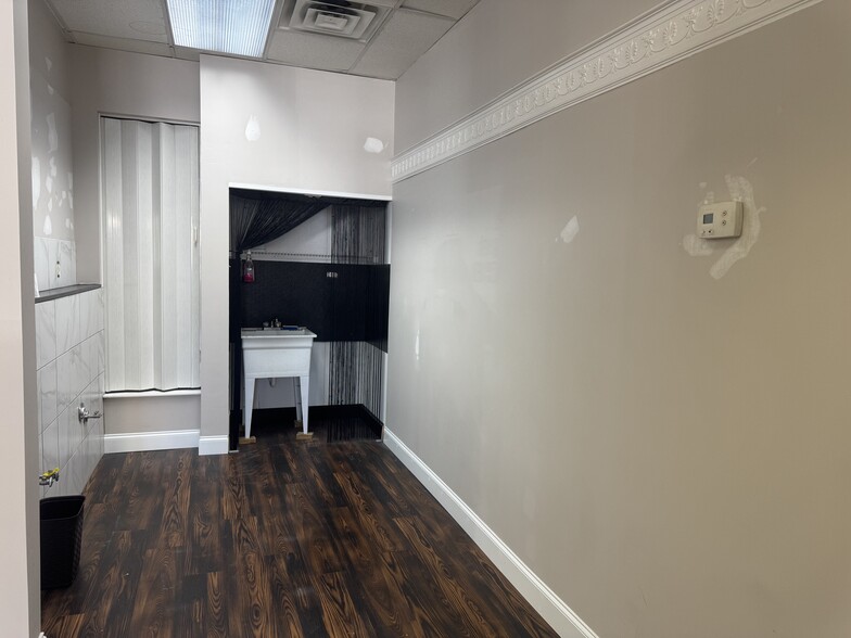 More Photos Of 703 Black Horse Pike, Glendora Storefront Retail Office For Sale