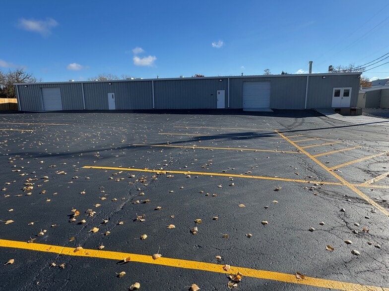 More Photos Of 300 N Marion St, Olathe Unknown For Lease