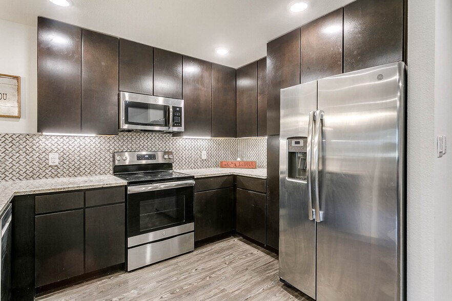 More Photos Of 5860 N FM 51, Weatherford Trailer Camper Park For Sale