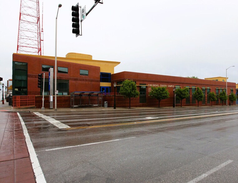 More Photos Of 3101 Main St, Kansas City Medical For Sale