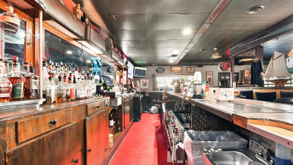 More Photos Of 4342-4348 Washington, Hooven Restaurant For Sale