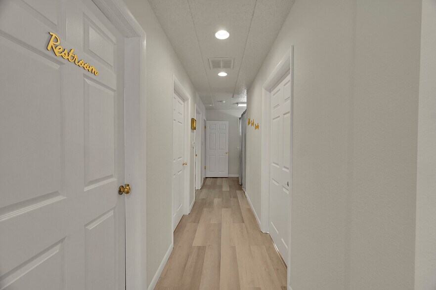 More Photos Of 7296 Magnolia St, Commerce City Office For Sale