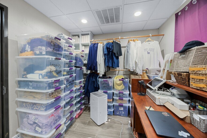 More Photos Of 14262 W State Highway 29, Liberty Hill General Retail For Sale