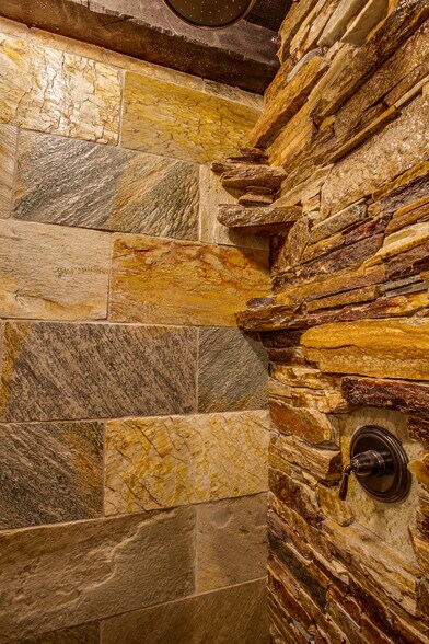 More Photos Of 315 Commercial St, Leavenworth Hotel For Sale