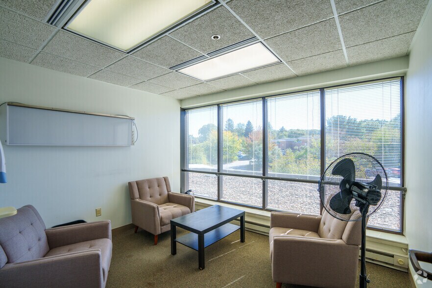 More Photos Of 190 Groton Rd, Ayer Medical For Lease
