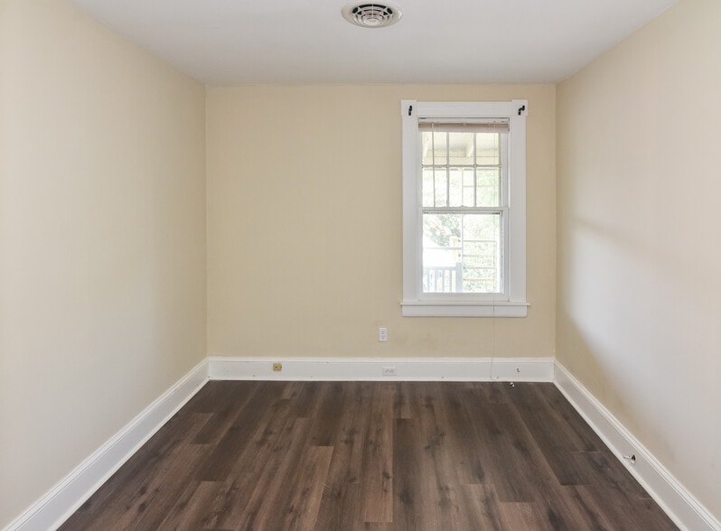 More Photos Of 104 Maple Ave, Chestertown Apartments For Sale