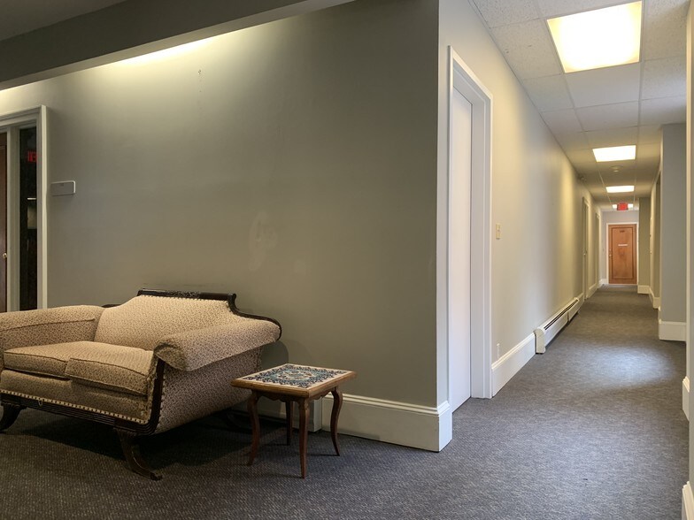 More Photos Of 392 Acushnet Ave, New Bedford Office For Sale