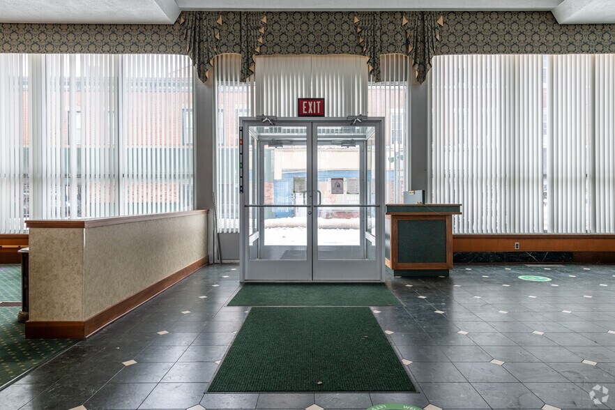 More Photos Of 30 E Main St, Geneva General Retail For Lease