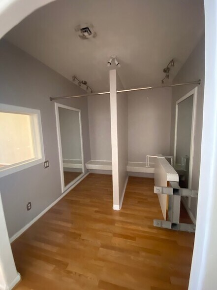 More Photos Of 1136-1154 Main St, Saint Helena Storefront For Lease