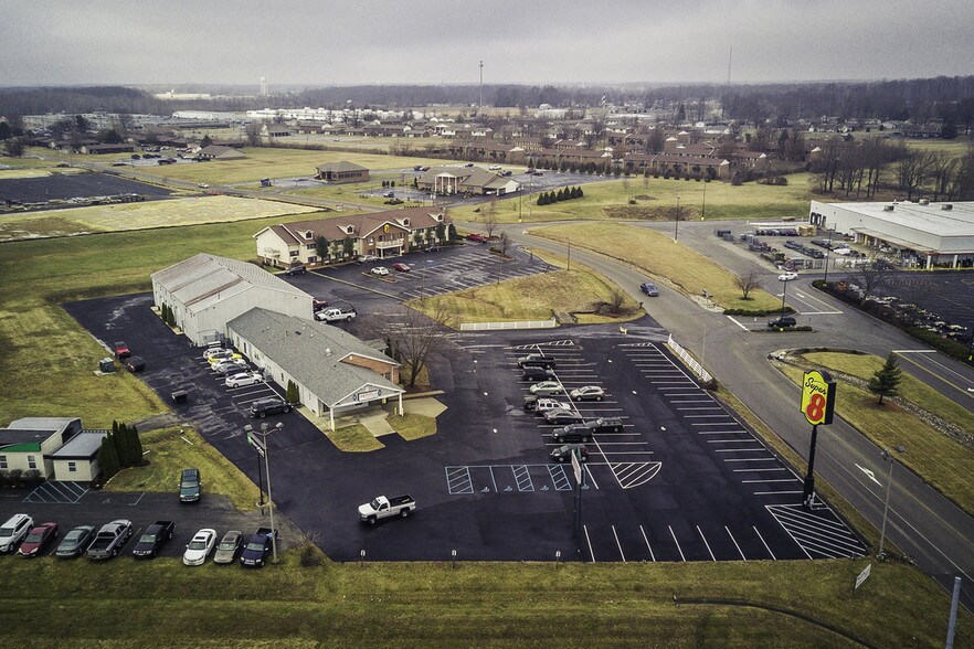 More Photos Of 305-311 E Clifty Dr, Madison General Retail For Lease
