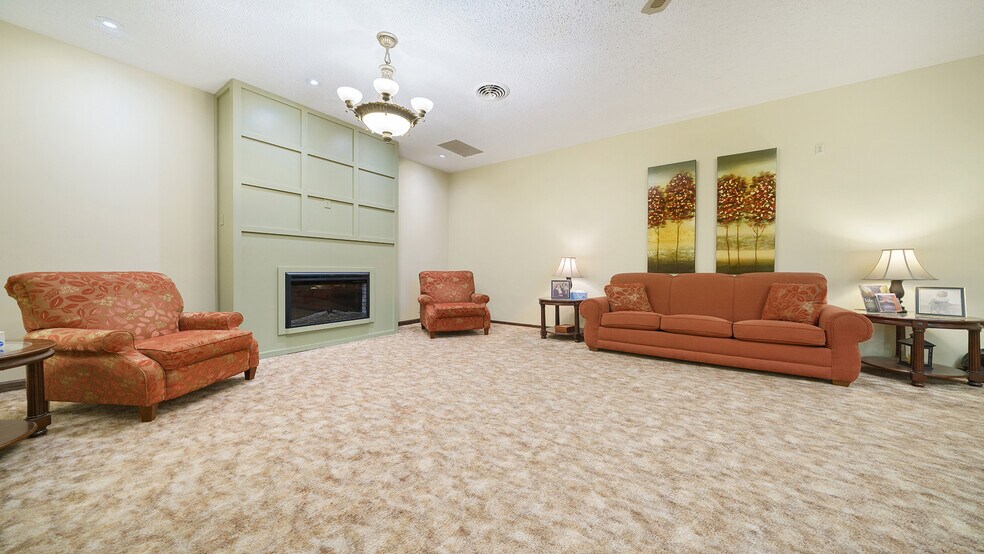 More Photos Of 110 E Dixon St, Polo Specialty For Sale