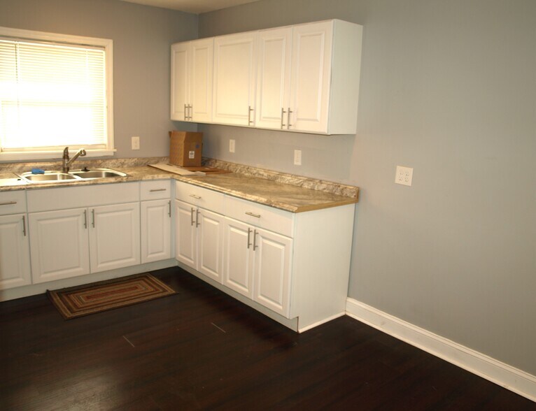 More Photos Of 2433 Ventura Pl, Smyrna Flex For Sale