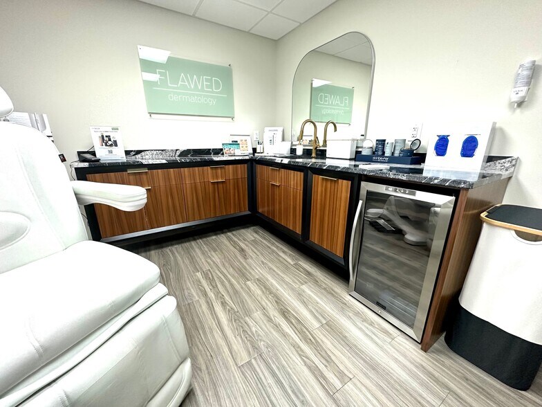 More Photos Of 10431 Patterson Ave, Richmond Coworking Space