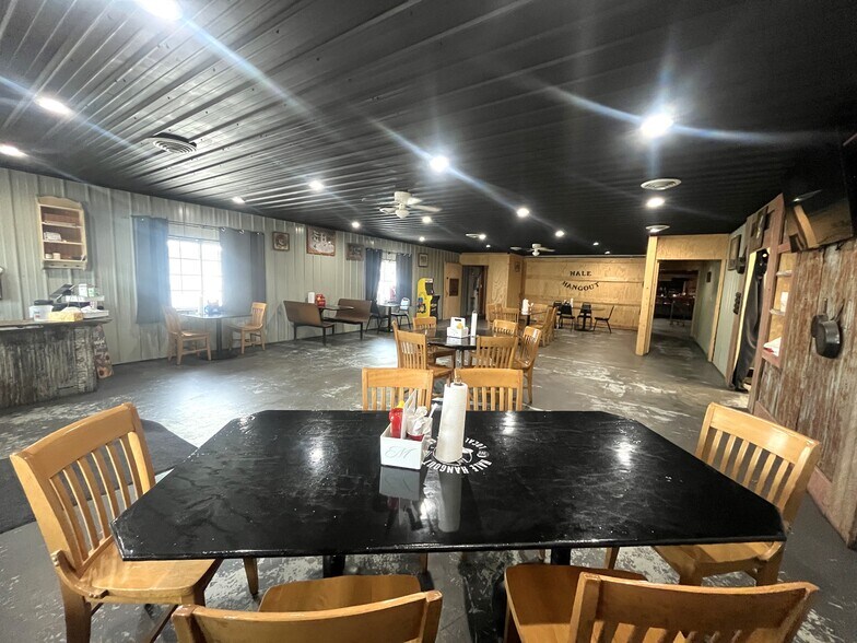 More Photos Of 219 Main St, Hale Flex For Sale