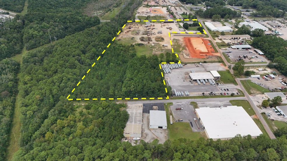 More Photos Of 3221 Anton St, Mobile Contractor Storage Yard For Sale