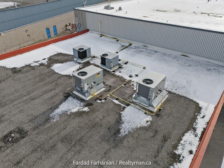 More Photos Of 42 Cardico Dr, Whitchurch-Stouffville Warehouse For Sale