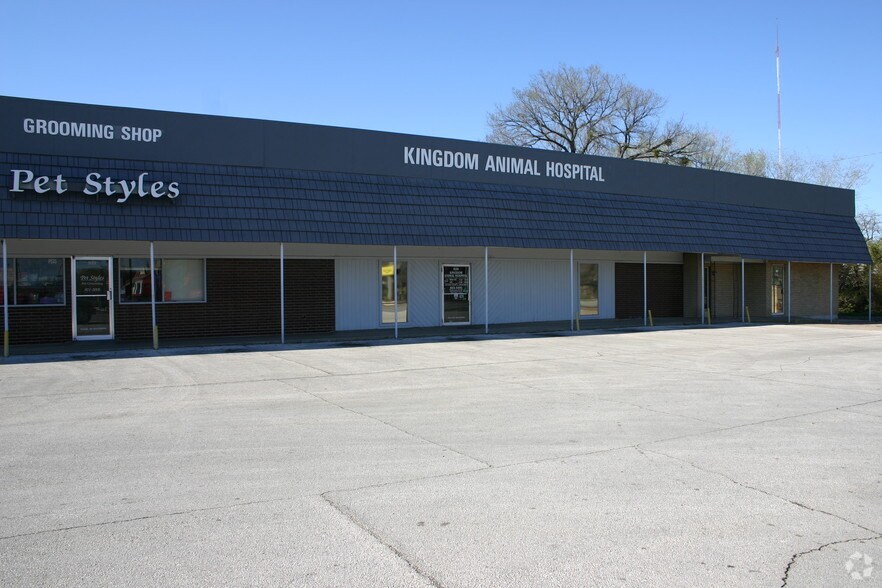 More Photos Of 800 E Villa Maria Rd, Bryan Storefront For Lease