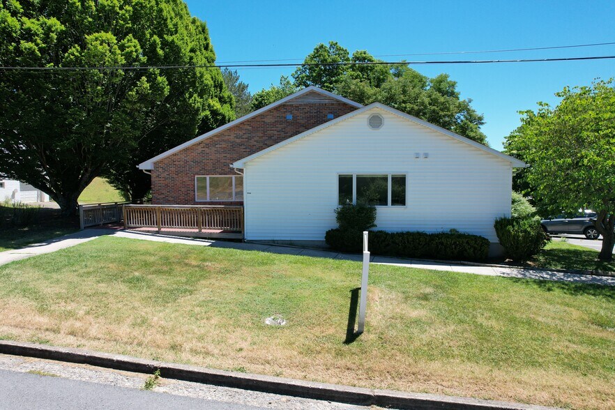 More Photos Of 1046 Terrace Dr, Marion Flex For Sale