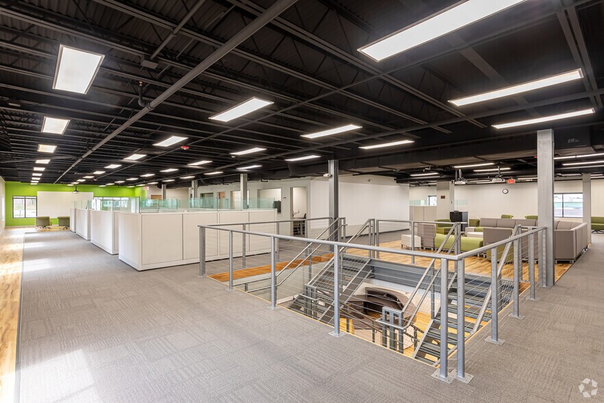 More Photos Of 936 Silas Deane Hwy, Wethersfield Office For Lease