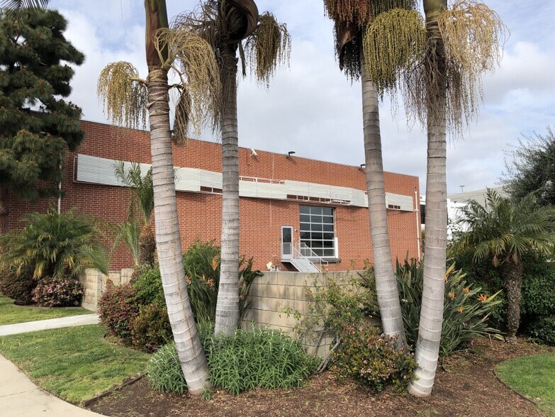 Primary Photo Of 12509-12511 Beatrice St, Los Angeles Flex For Lease