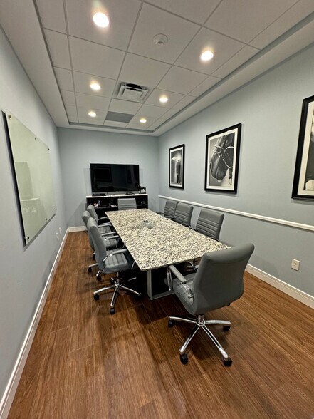 More Photos Of 255 Professional Way, Wellington Office For Lease