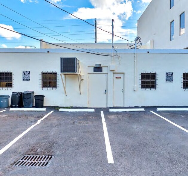 More Photos Of 4627 Ponce de Leon Blvd, Coral Gables Office For Lease