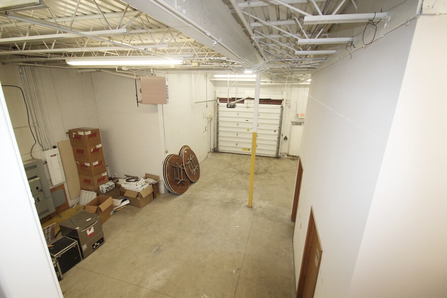 More Photos Of 2743-2797 Medina Rd, Medina Freestanding For Lease