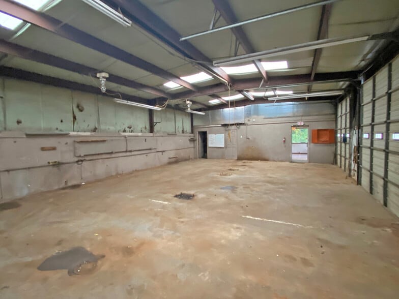 More Photos Of 1640 S Chestatee, Dahlonega Auto Repair For Sale