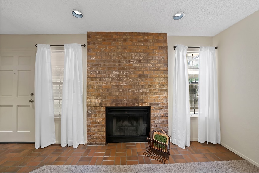 More Photos Of 2415 Sanguinet St, Fort Worth Apartments For Sale