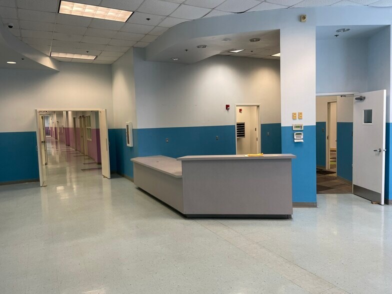 More Photos Of 6701 Crestwood Blvd, Birmingham Freestanding For Sale