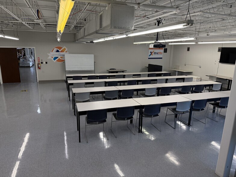 More Photos Of 7830 Byron Dr, Riviera Beach Unknown For Lease