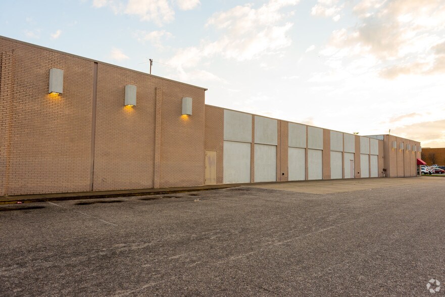 More Photos Of 450 Bel Air Blvd, Mobile Freestanding For Lease